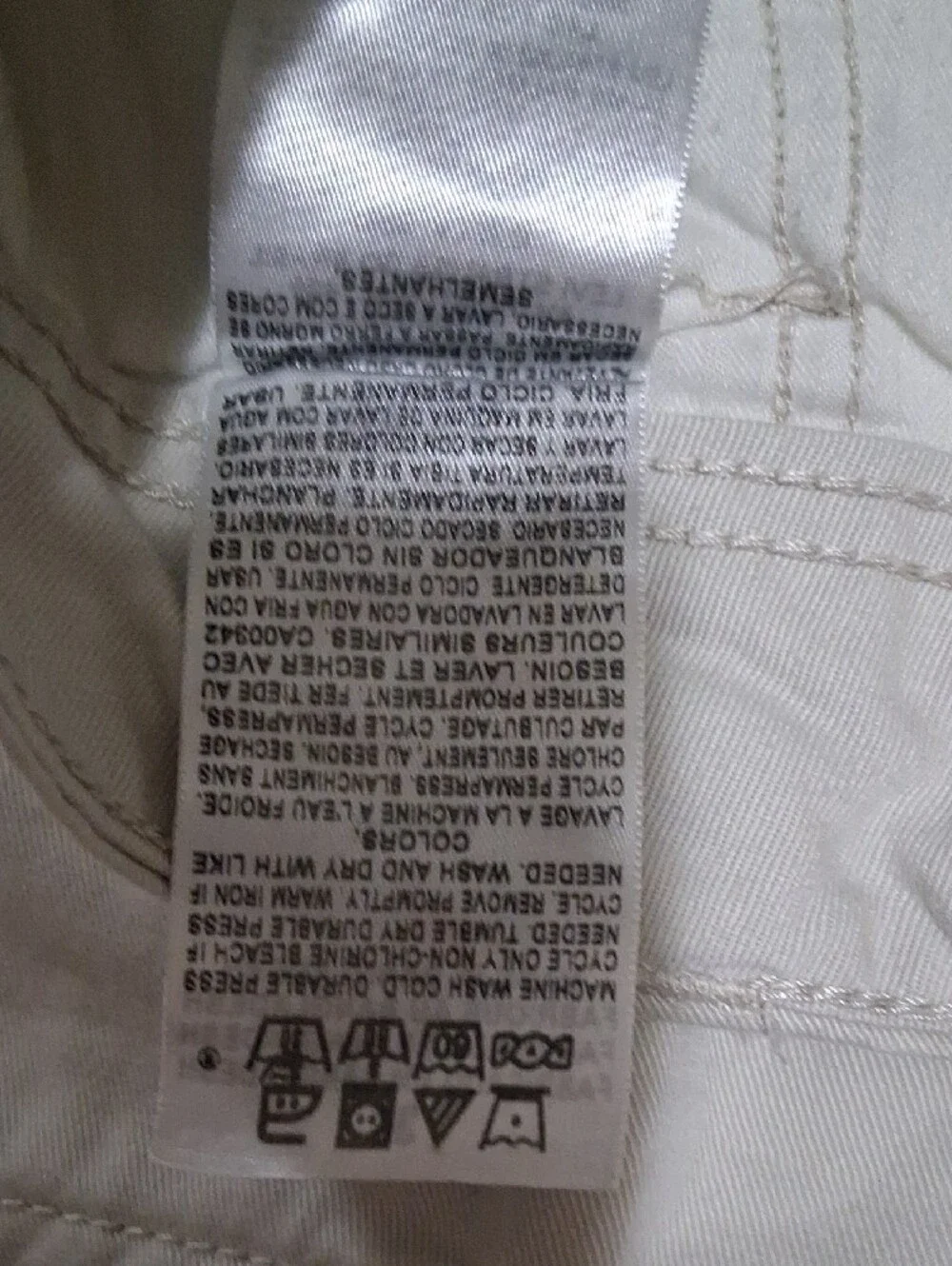 Levi's Cargo Shorts - 30 - Light Khaki